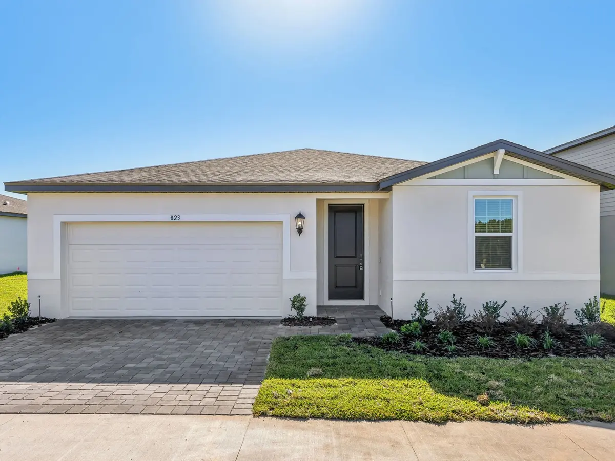 Casa à venda em 823 Sunshower Dr., Lady Lake, FL