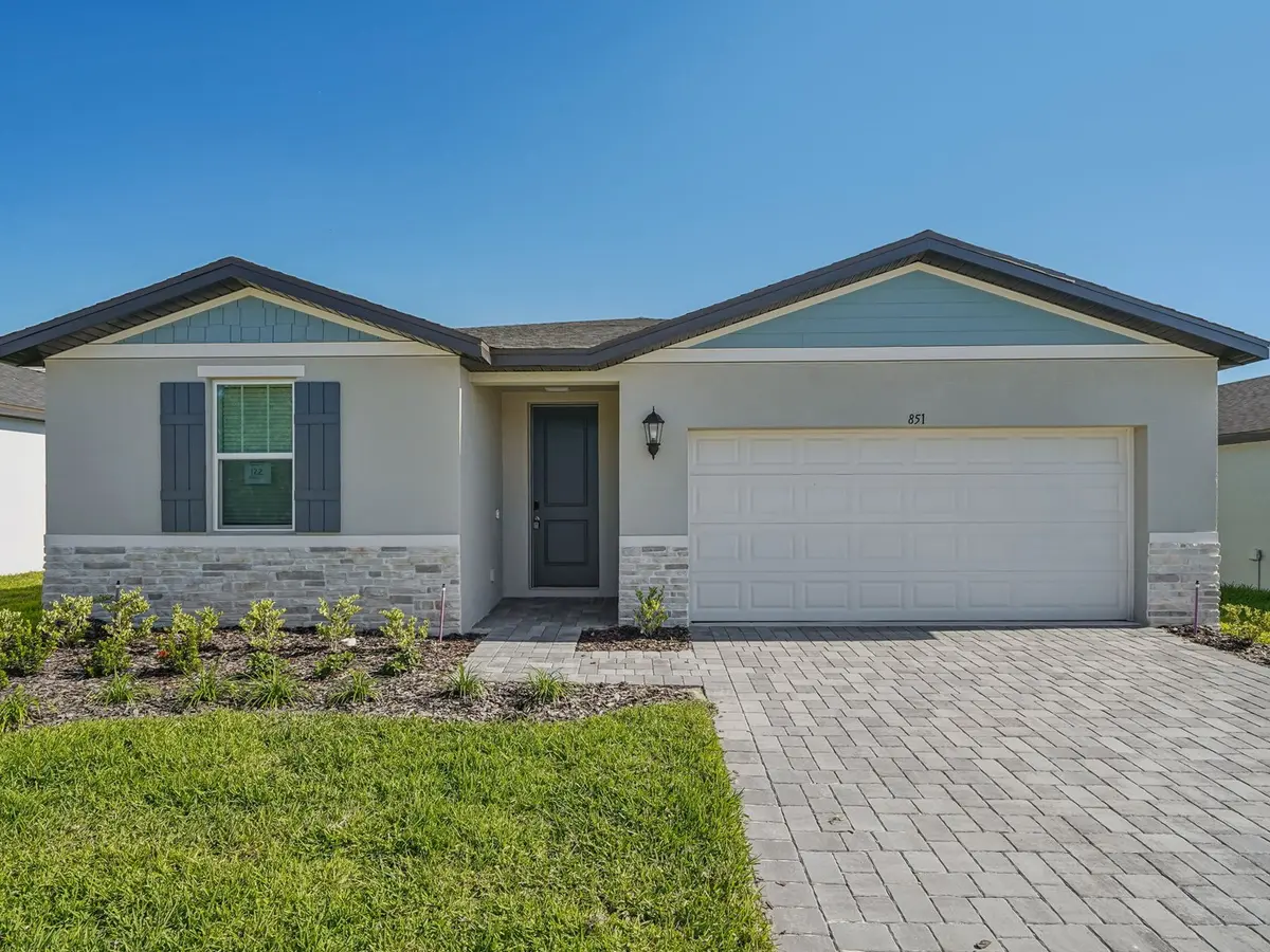 Casa à venda em 851 Sunshower Dr., Lady Lake, FL